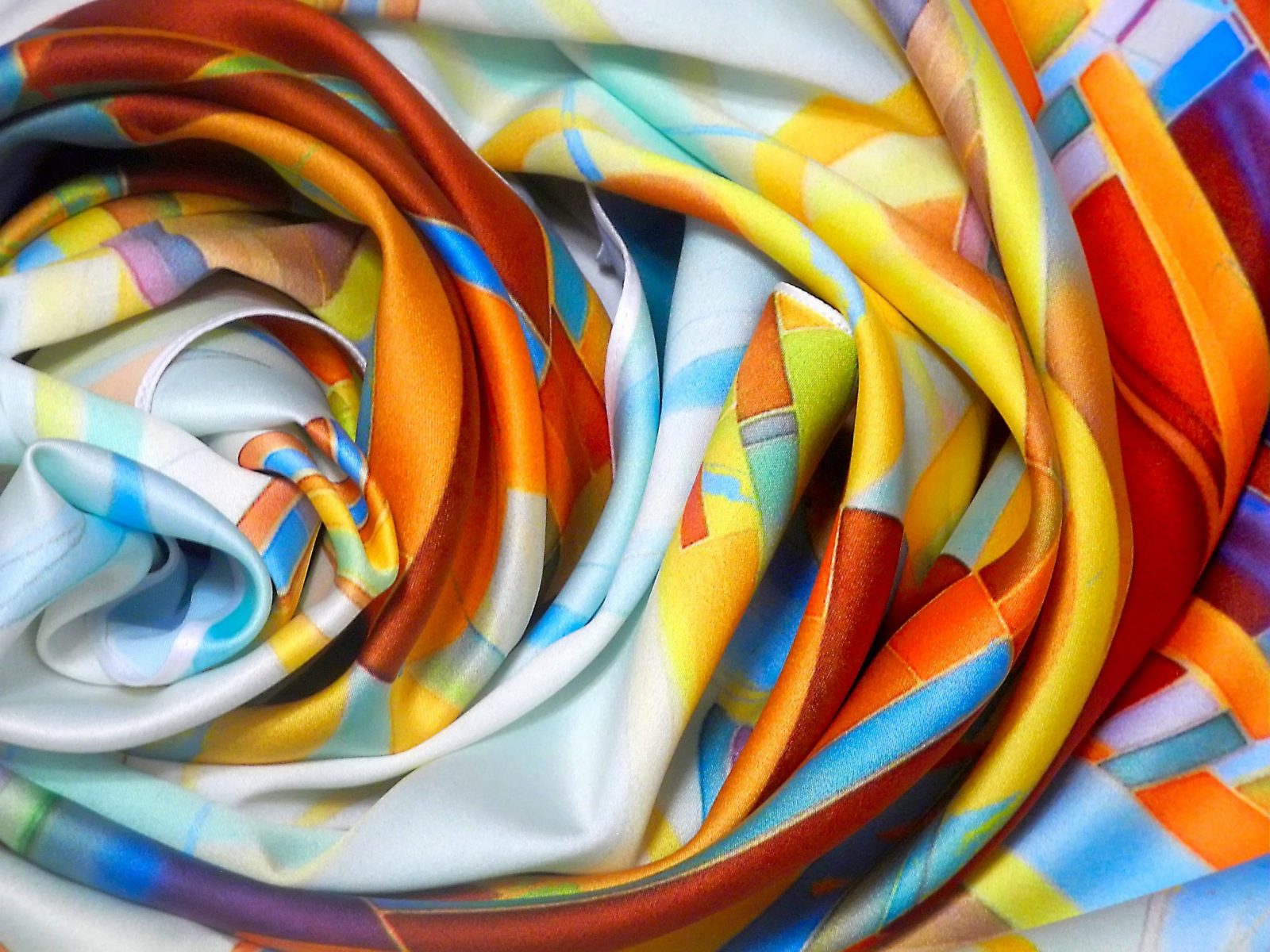 aalofts-design-graphics-fashion-interiors-blog 2-min luxury silk fabric aalofts design scaled