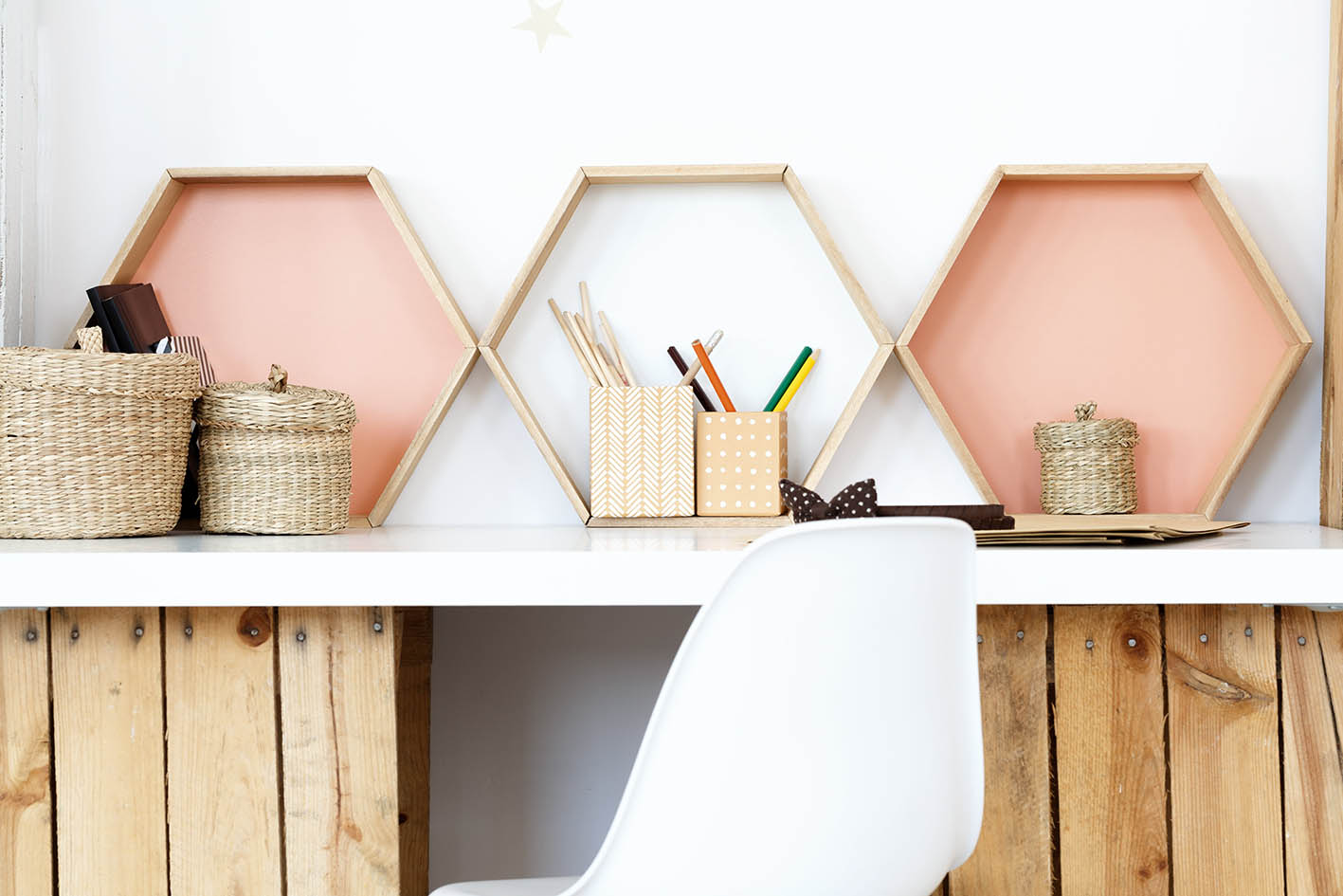 Cute Children's Desk Interior Design